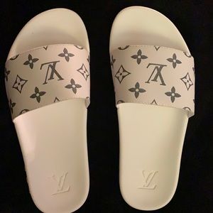 White & Gray LV Monogram Slides Size 39